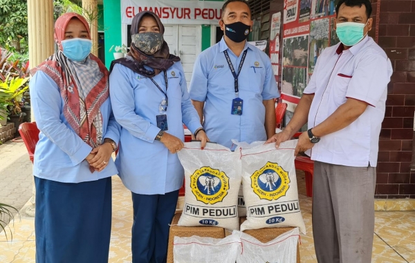 Berbagi Kebahagiaan Bersama Anak Yatim